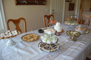 Yummy snacks for the wedding watching party